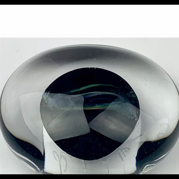 K o s t a Boda Paperweight Signed Swedish Crystal Art Glass - Picture 3 of 3